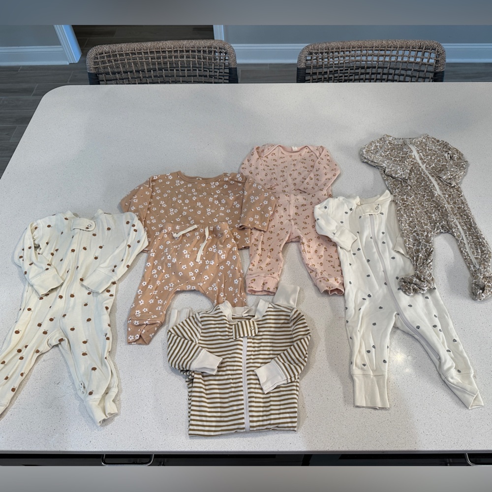 Lot of Quincy Mae 3-6mo Pajamas/Cozy Wear